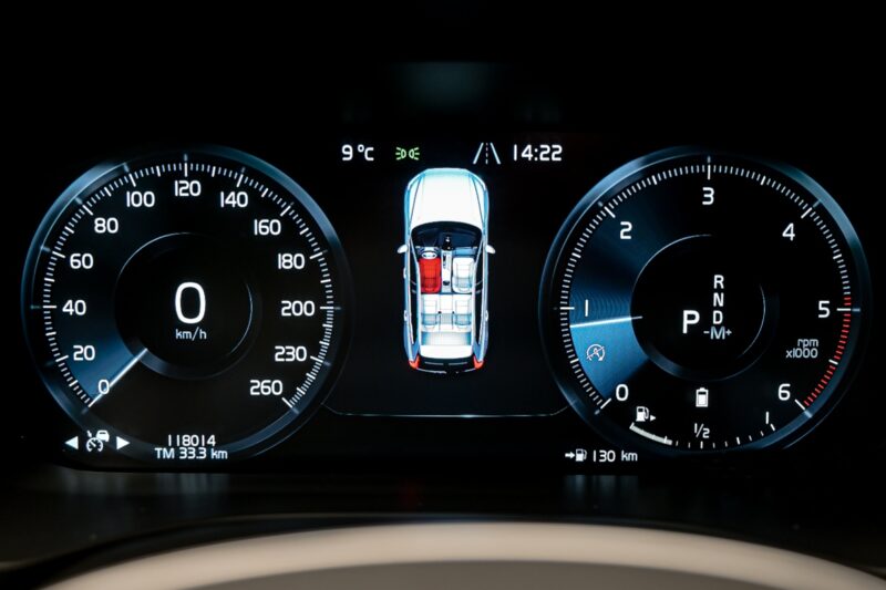 Volvo XC60 2020 8/14