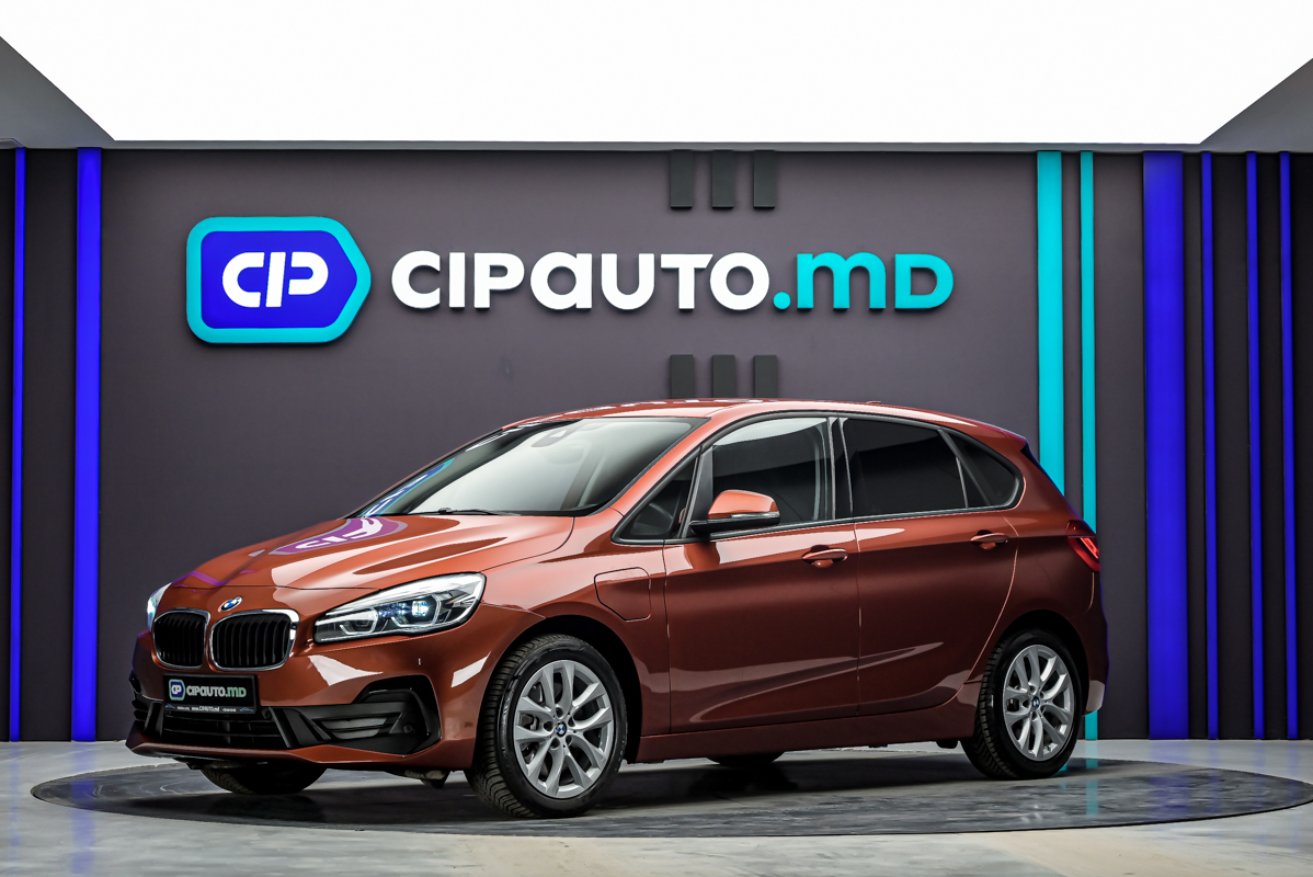 BMW 2 Series Active Tourer 2021 - 51 000 km - Plug-in Hybrid - Automată