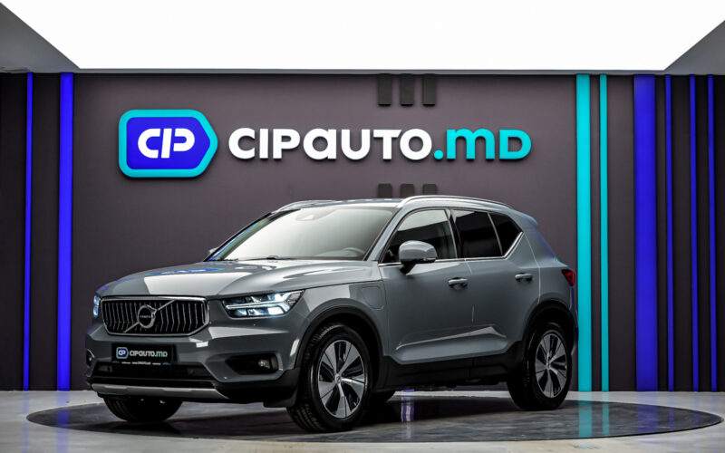 Volvo XC40 2021 - 68 000 km - Plug-in Hybrid - Automată