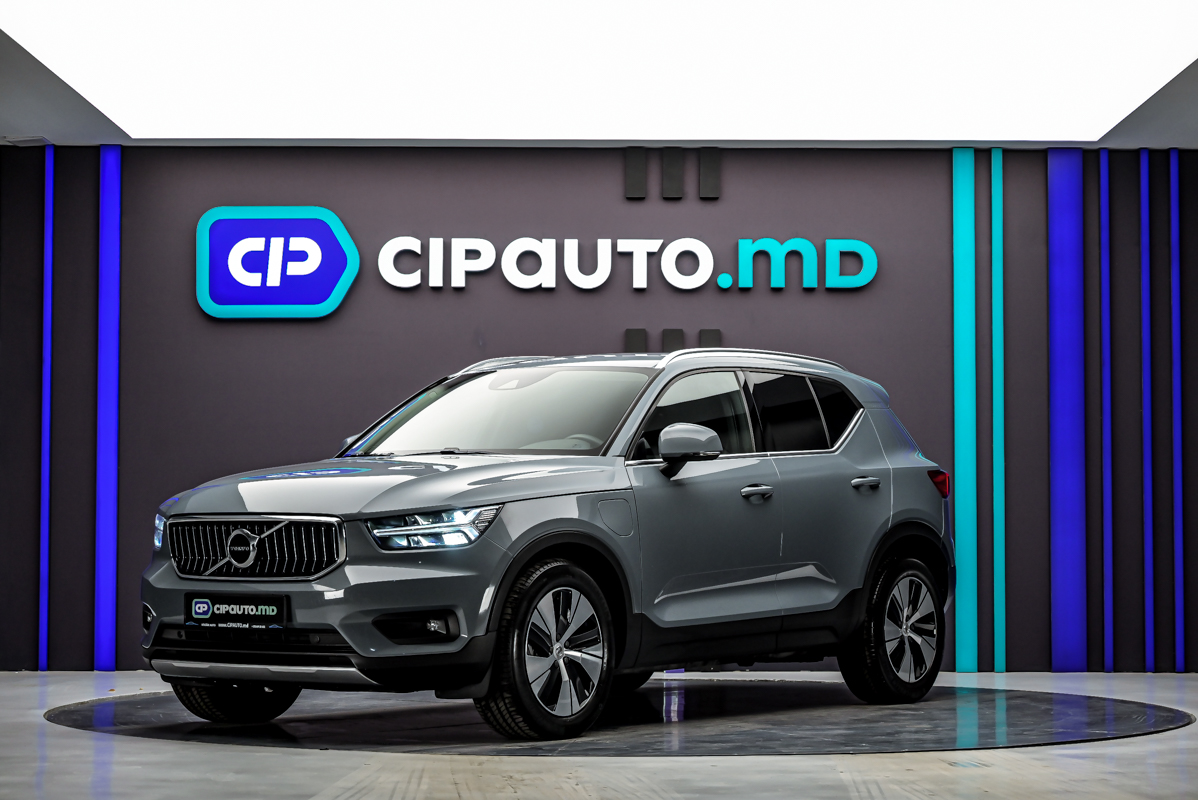 Volvo XC40 2021 - 68 000 km - Plug-in Hybrid - Automată