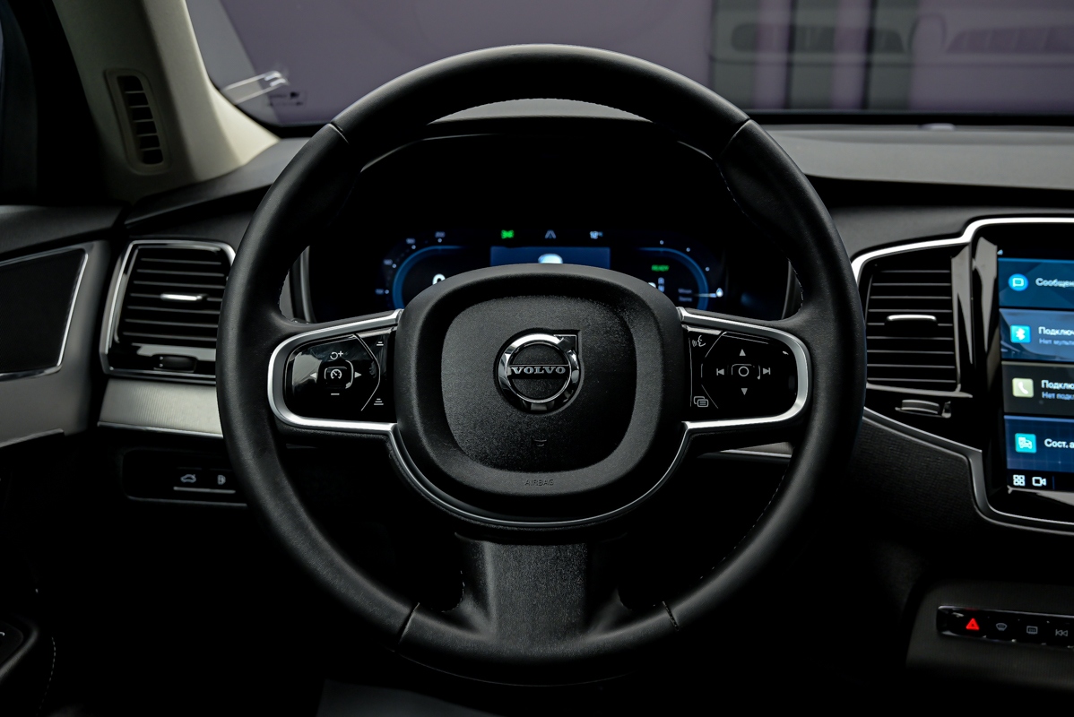 Volvo XC90 2022 10/16