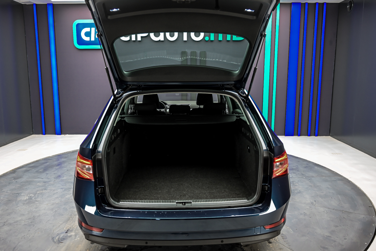 Skoda Superb iV2021 13/16