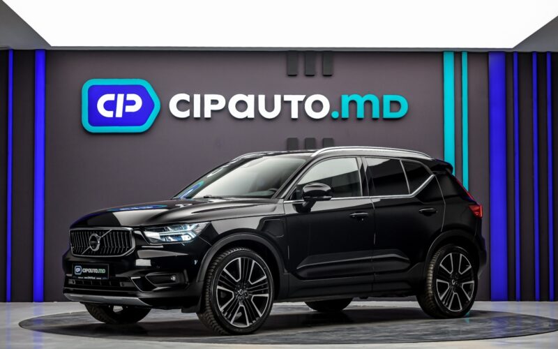 Volvo XC40 2021 - 104 000 km - Plug-in Hybrid - Automată