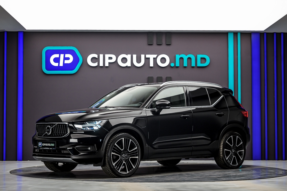Volvo XC40 2021 - 104 000 km - Plug-in Hybrid - Automată