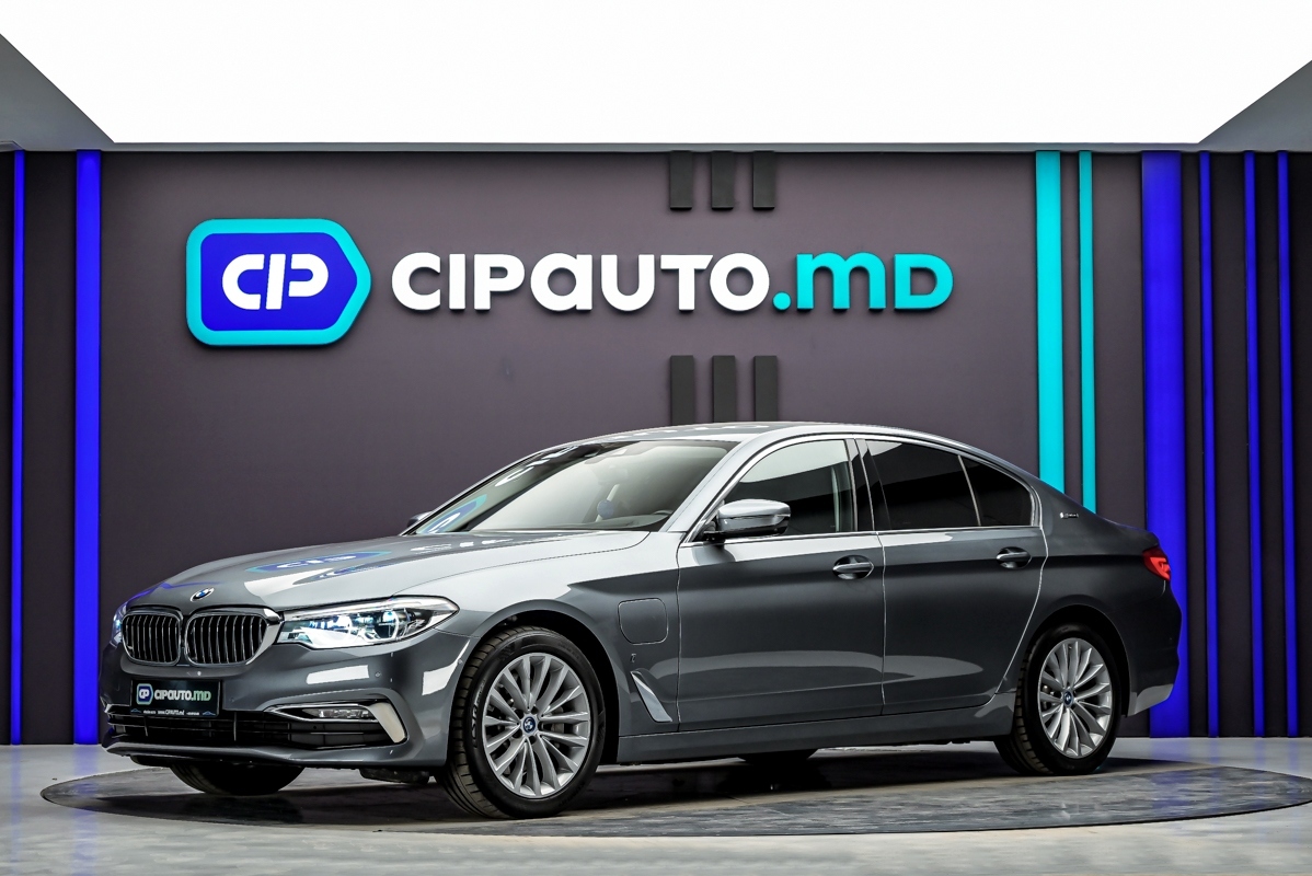 BMW 5 Series 2018 - 52 000 km - Plug-in Hybrid - Automată