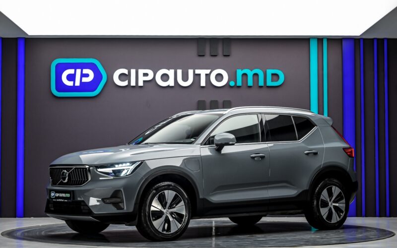 Volvo XC40 2022 - 94 000 km - Plug-in Hybrid - Automată