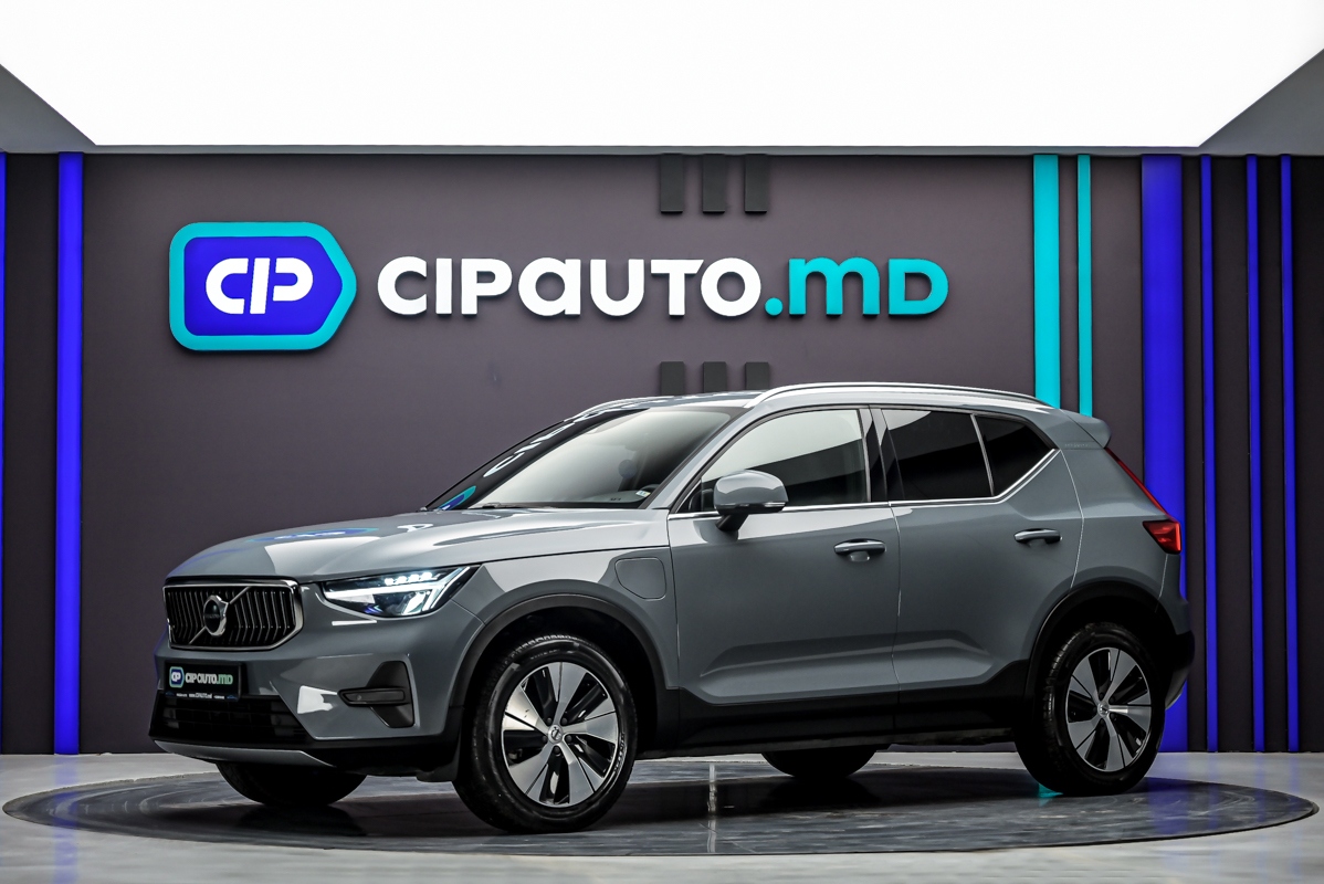 Volvo XC40 2022 - 94 000 km - Plug-in Hybrid - Automată