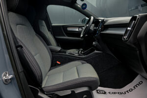 Volvo XC40 2022 6/17