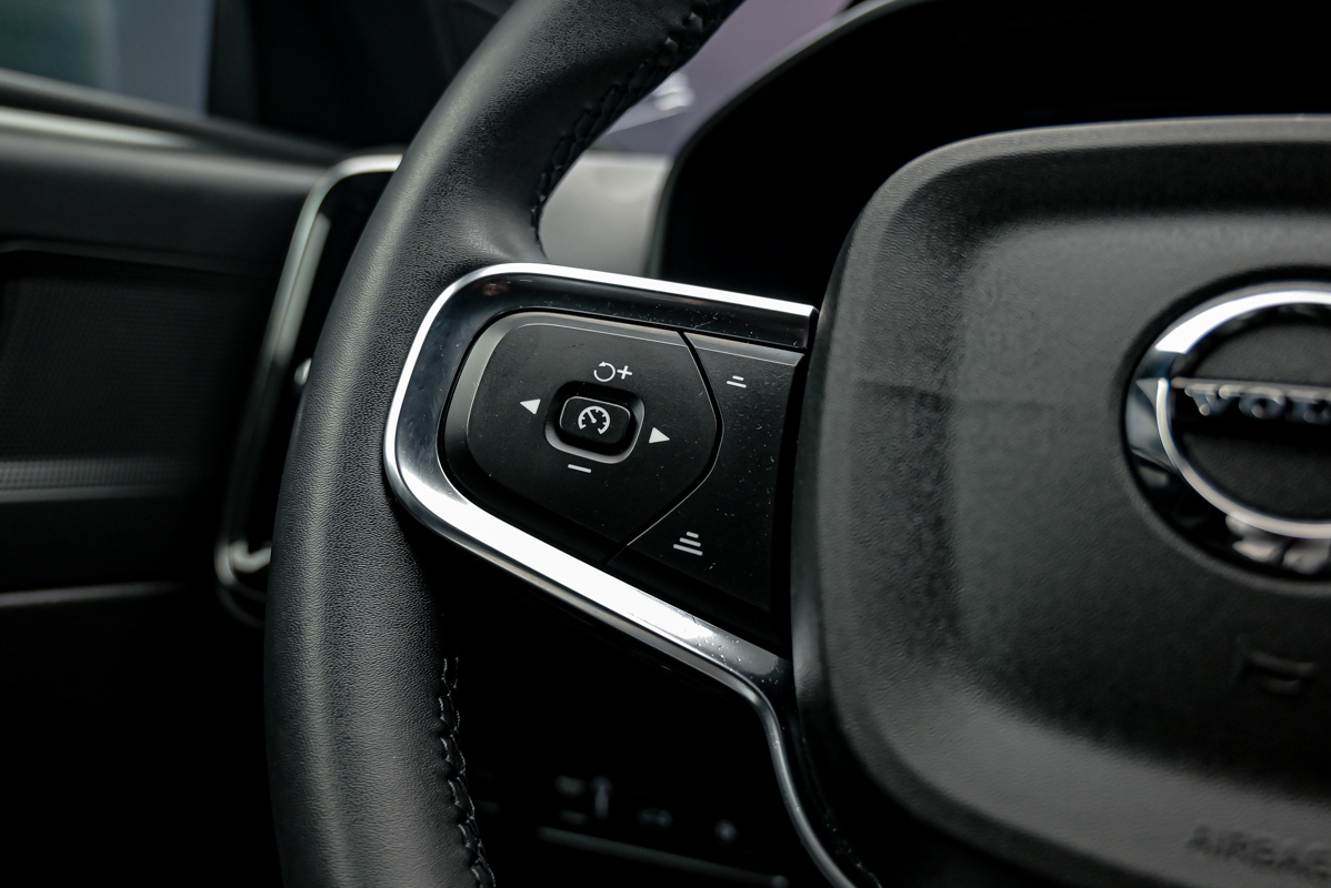 Volvo XC40 2022 12/17