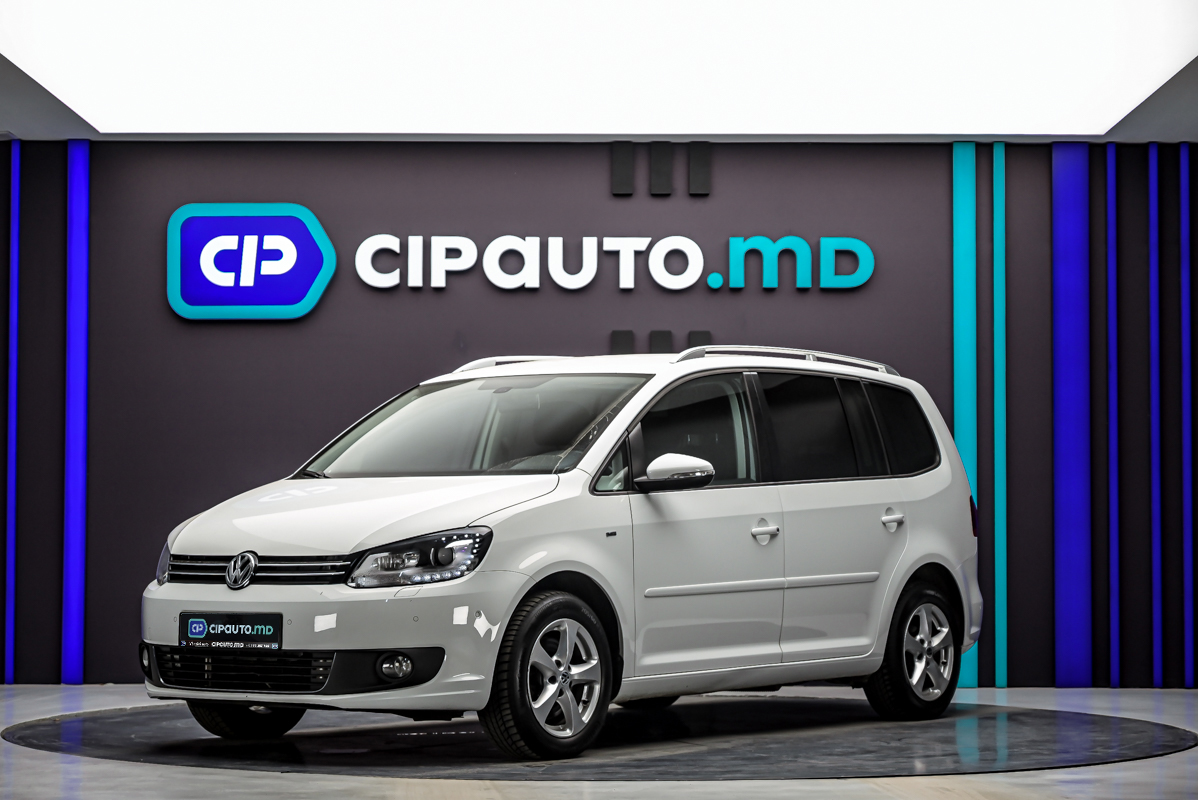 Volkswagen Touran 2015 - 104 000 km - Benzina - Automată