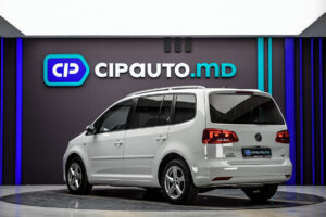 Volkswagen Touran 2015 2/14