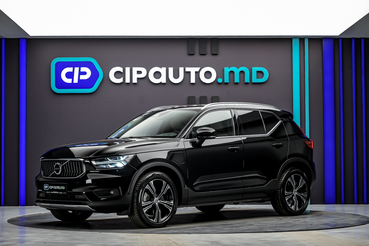 Volvo XC40 2020 - 86 000 km - Plug-in Hybrid - Automată