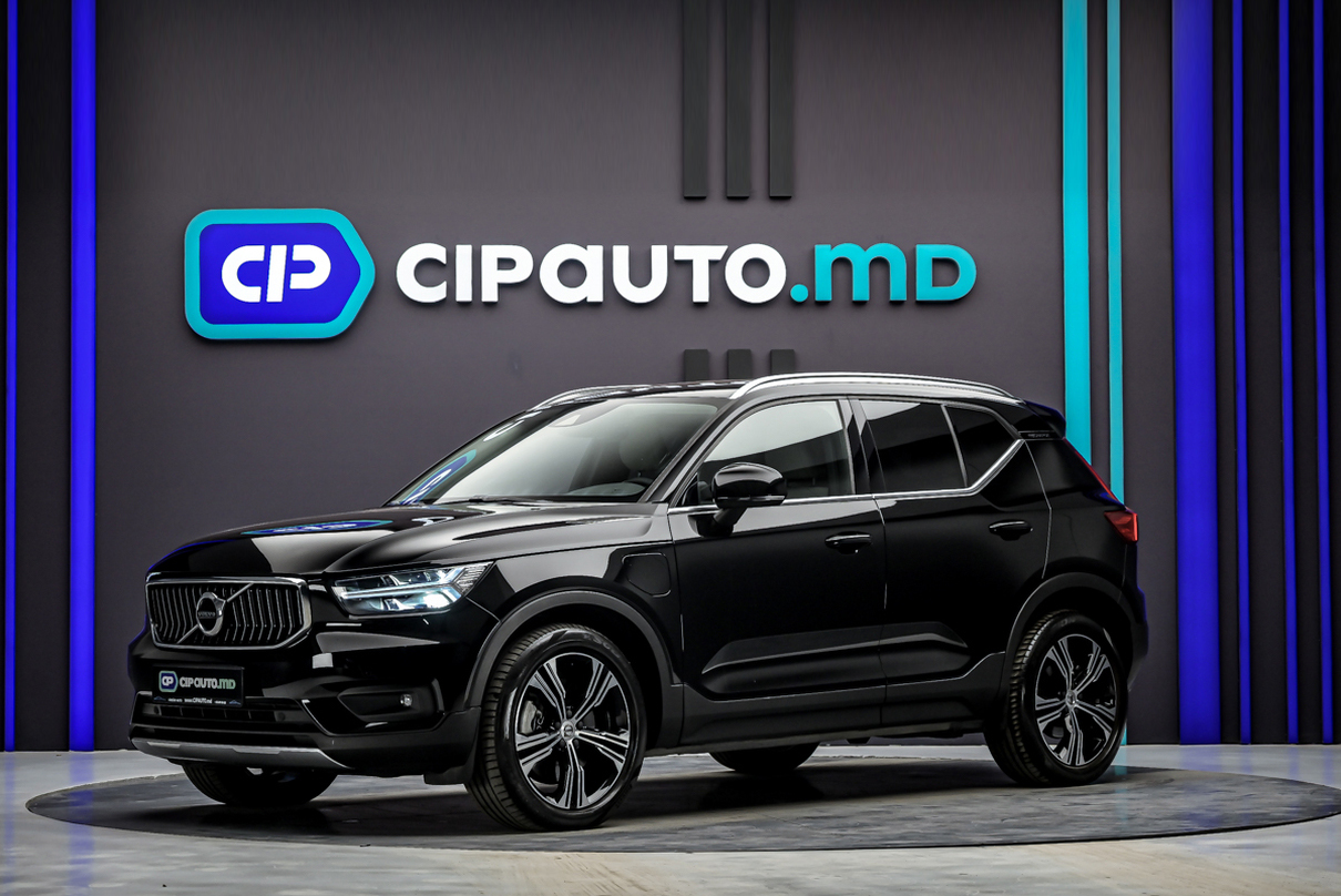 Volvo XC40 2020 - 86 000 км - Плаг-ин гибрид - Automată