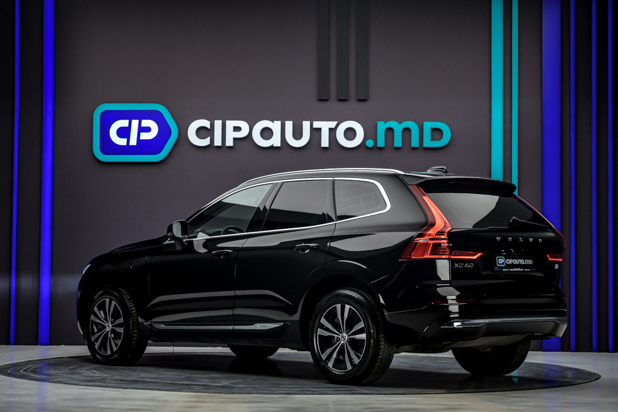 Volvo XC60 2021 2/14