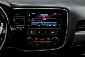 Mitsubishi Outlander 2019 10/15