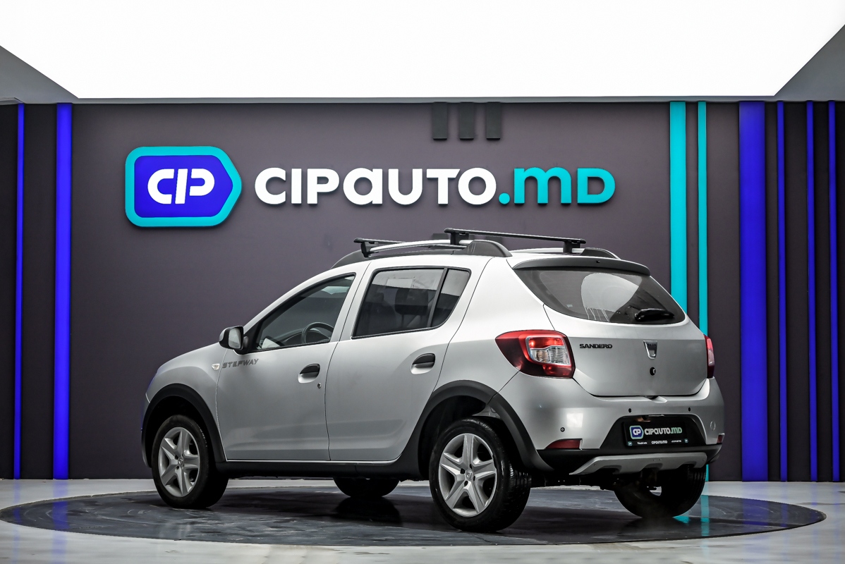 Dacia Sandero Stepway 2013 2/13