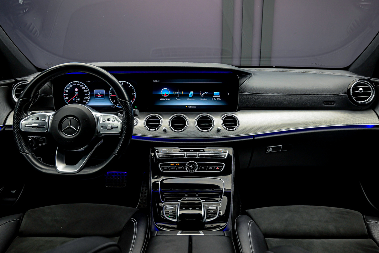 Mercedes-Benz E-Class 2018 5/15