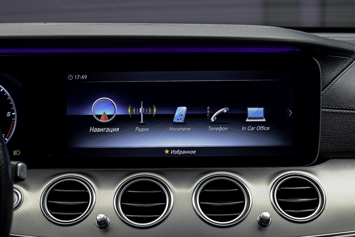 Mercedes-Benz E-Class 2018 10/15