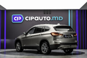BMW X1 16d2021 2/15