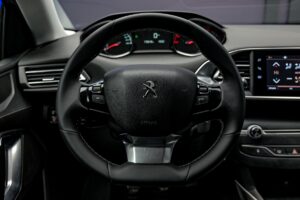 Peugeot 308 2018 9/12