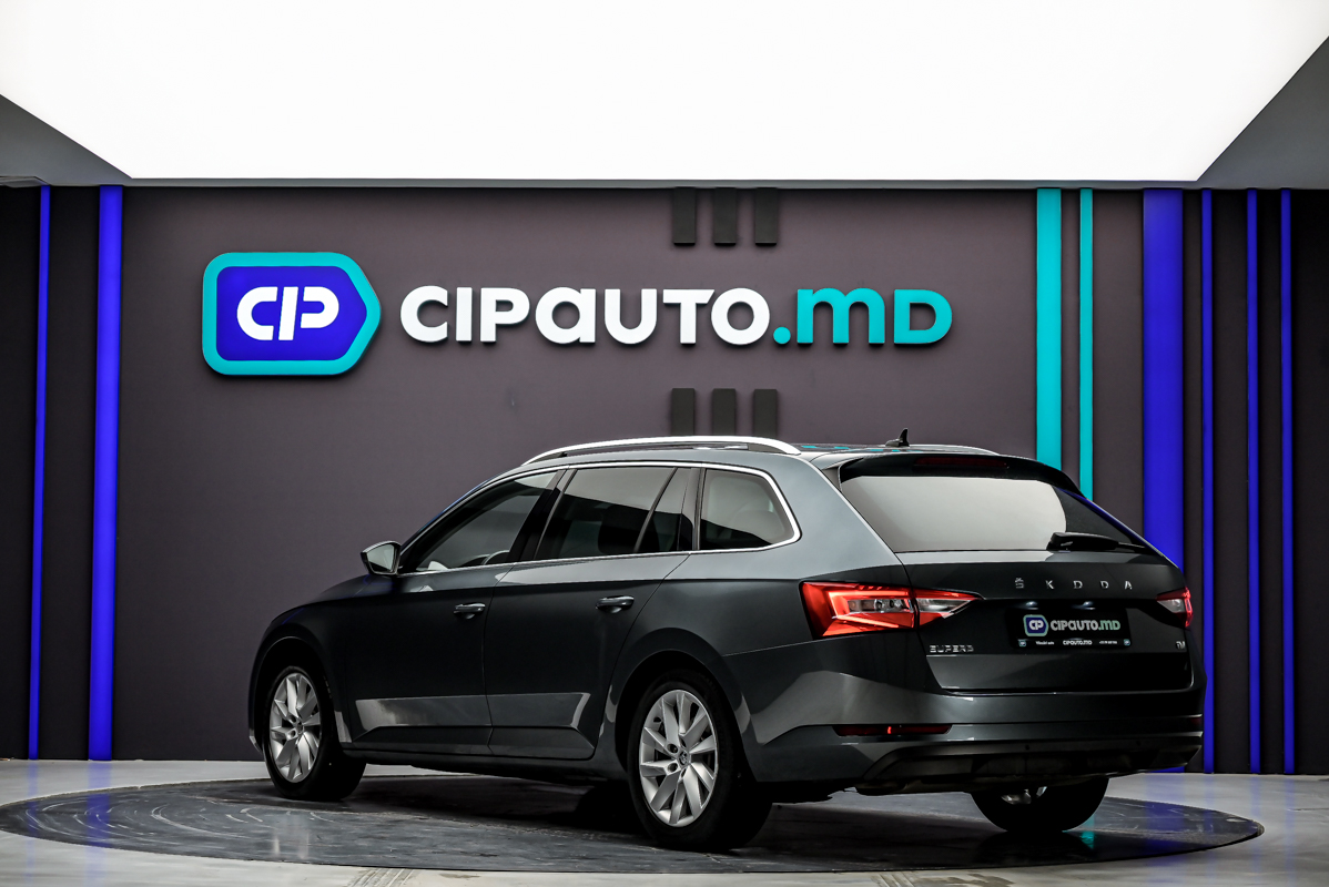 Skoda Superb 2020 2/16