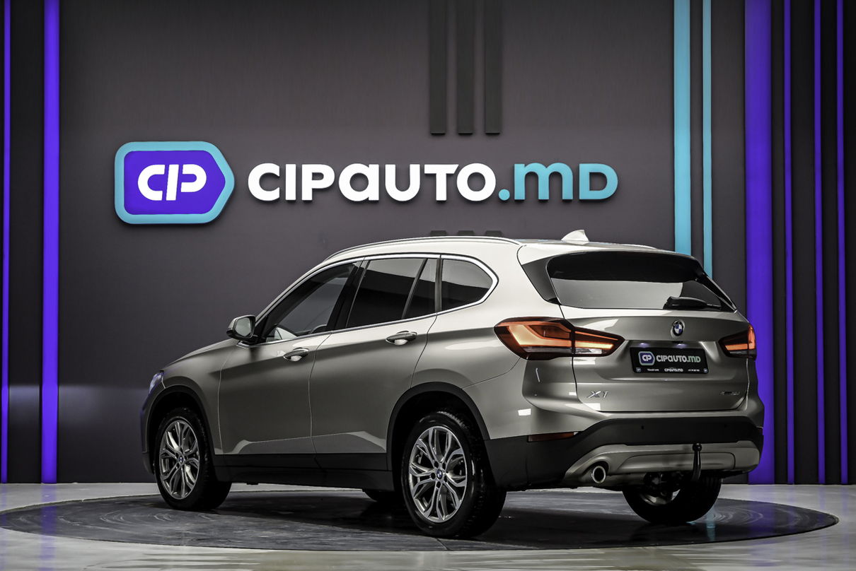BMW X1 16d2021 2/15