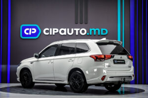 Mitsubishi Outlander 2019 2/15