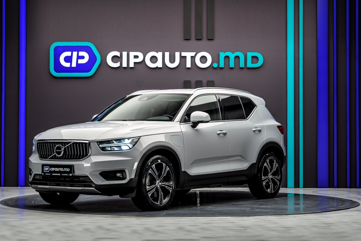 Volvo XC40 2021 - 67 000 km - Plug-in Hybrid - Automată