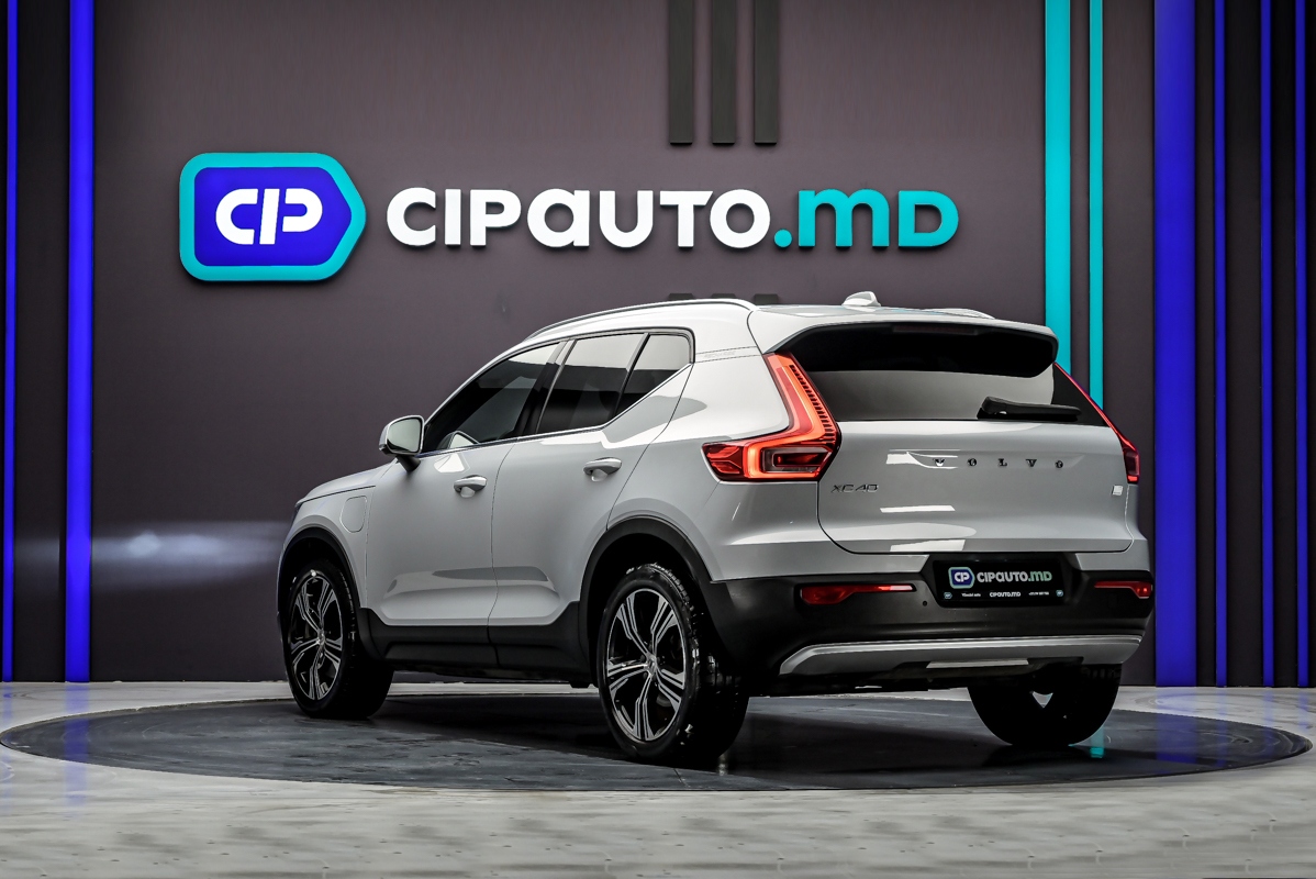 Volvo XC40 2021 2/13