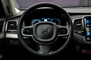 Volvo XC90 2021 10/17