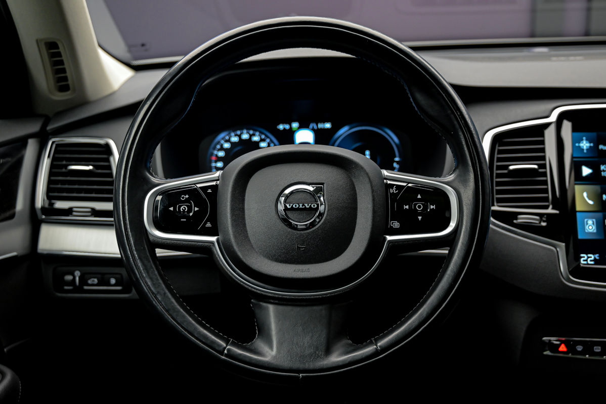 Volvo XC90 2021 10/17