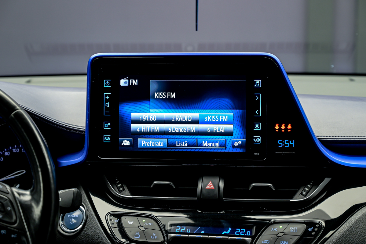 Toyota C-HR 2017 10/15