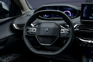 Peugeot 5008 2023 9/16