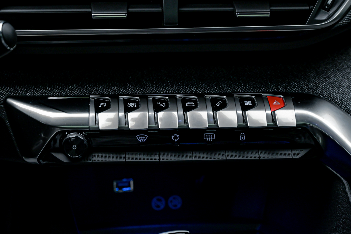 Peugeot 5008 2023 12/16