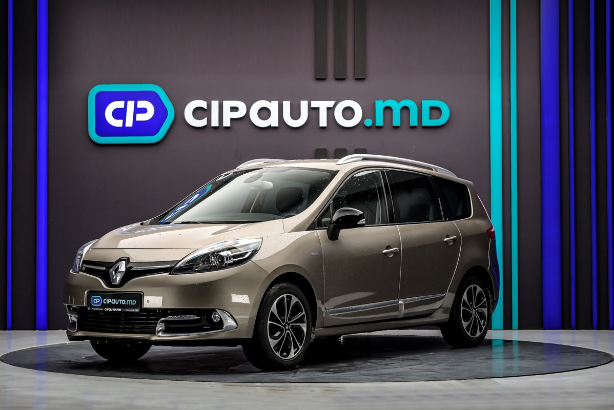 Renault Scenic 2015 - 171 000 km - Benzina - Manuală