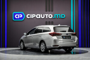 Toyota Auris 2015 2/12