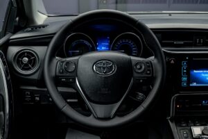 Toyota Auris 2015 9/12