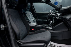 Peugeot 2008 2025 6/14