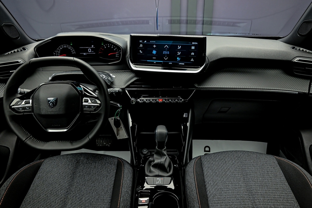 Peugeot 2008 2025 5/14