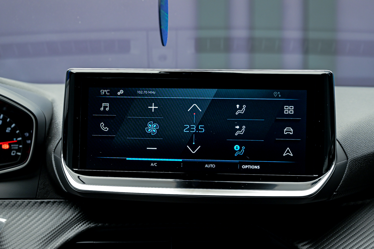 Peugeot 2008 2025 10/14