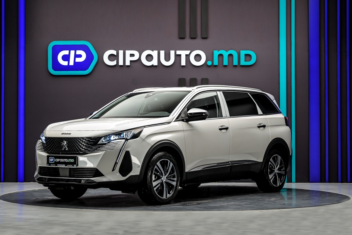 Peugeot 5008 2023 - 1 km - Benzina - Automată