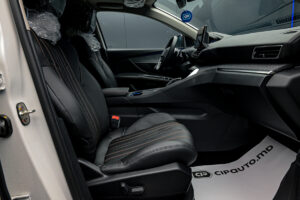 Peugeot 5008 2023 6/17