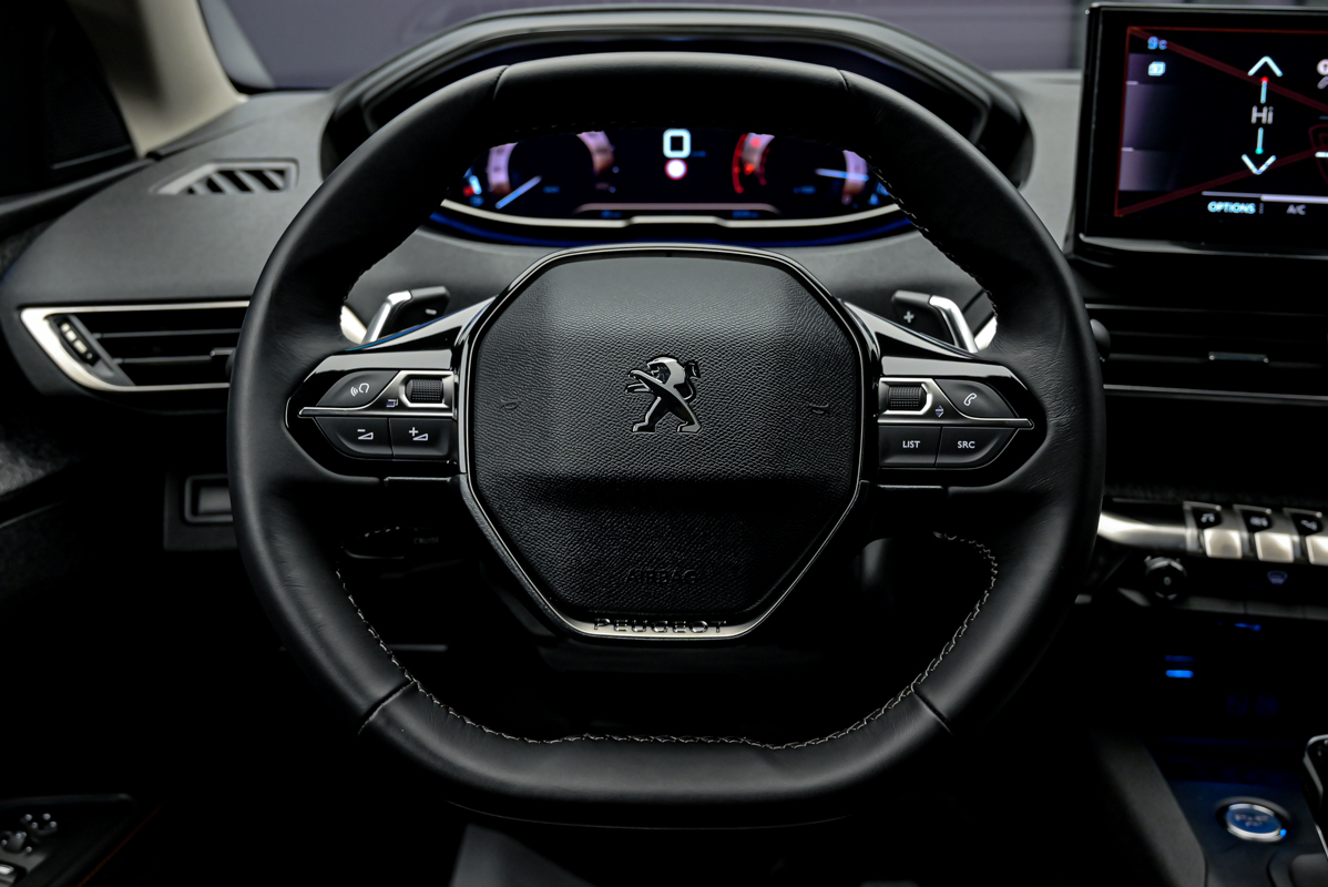 Peugeot 5008 2023 10/17