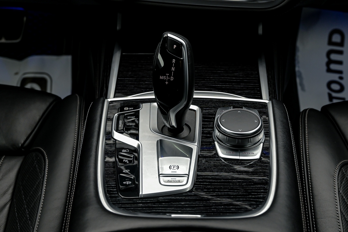 BMW 7 series 745e2020 12/17