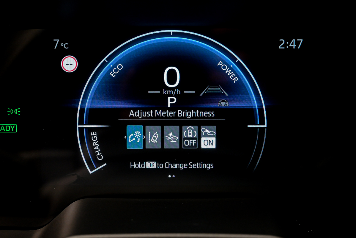 Toyota Corolla Cross 2025 13/14