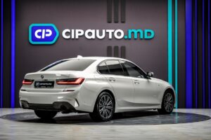 BMW 3 Series 330e2019 3/15