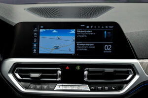 BMW 3 Series 330e2019 10/15