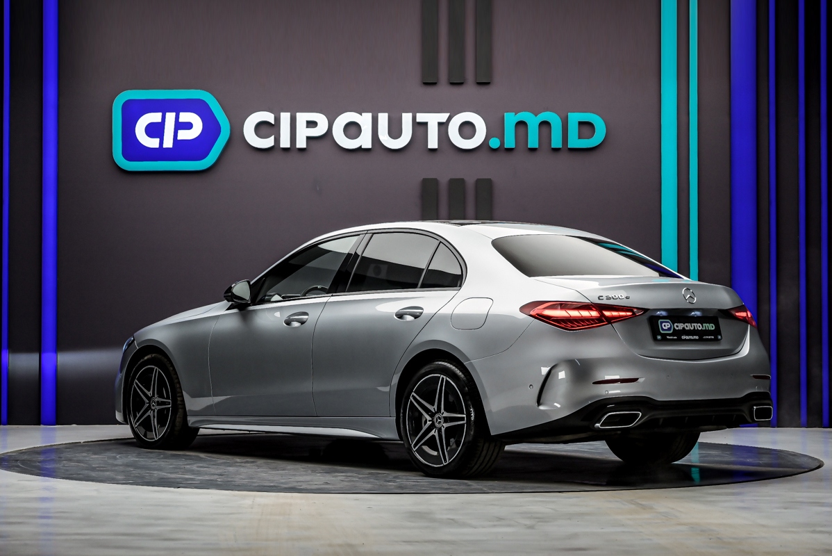Mercedes-Benz C Class C300e2022 2/15