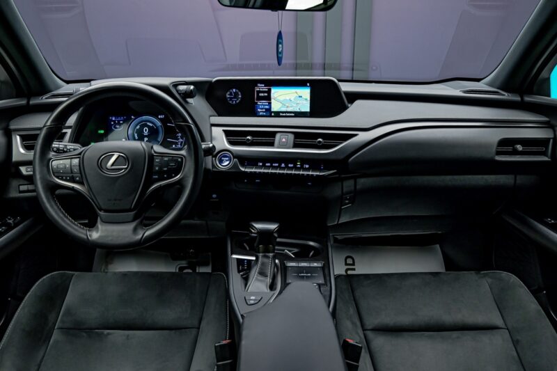 Lexus UX 250h 2020 5/15