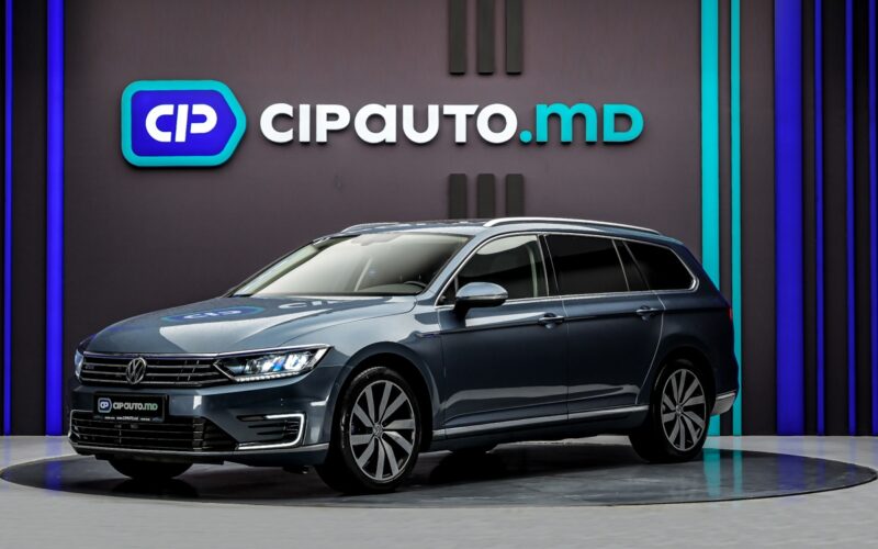 Volkswagen Passat 2018 - 54 000 km - Plug-in Hybrid - Automată